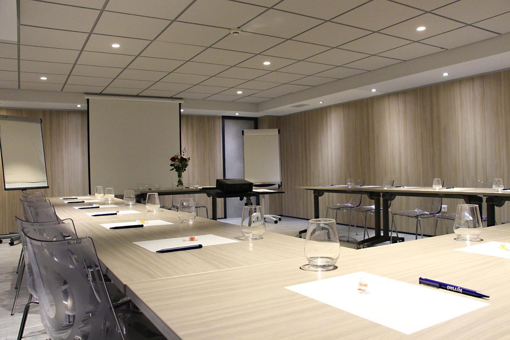 Hotel Kyriad La Rochelle Centre Ville ภายนอก รูปภาพ